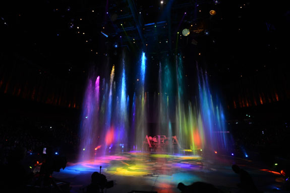 Guests of the 8th Asian Film Awards ceremony were entertained by a spectacular water show in the House of Dancing Water Theatre
